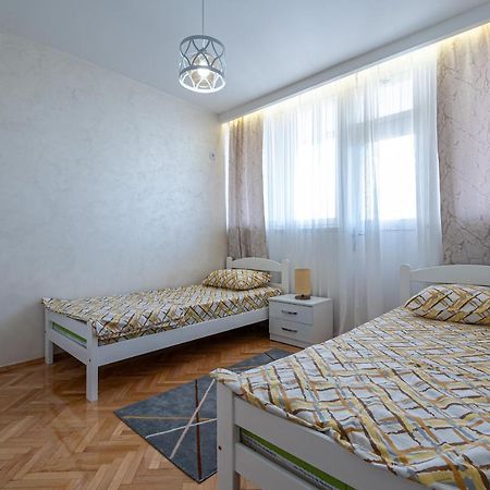Clock Tower Lux Apartment بودغوريتْسا المظهر الخارجي الصورة