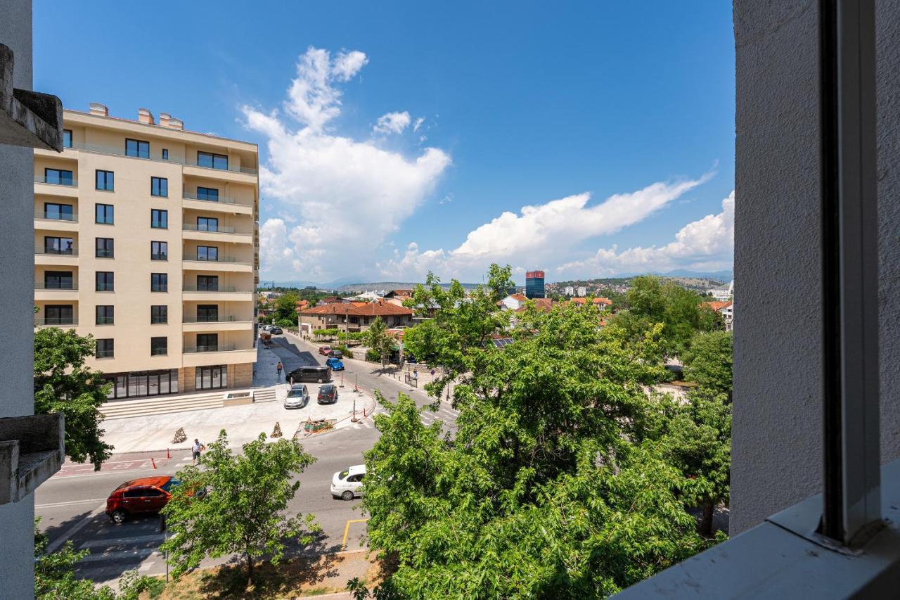 Clock Tower Lux Apartment بودغوريتْسا المظهر الخارجي الصورة