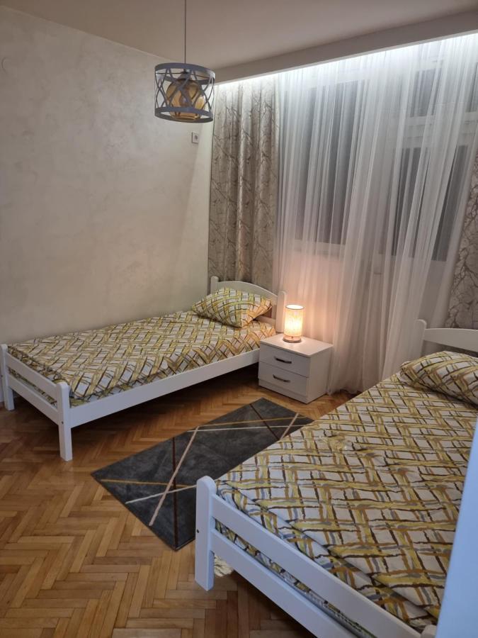 Clock Tower Lux Apartment بودغوريتْسا المظهر الخارجي الصورة